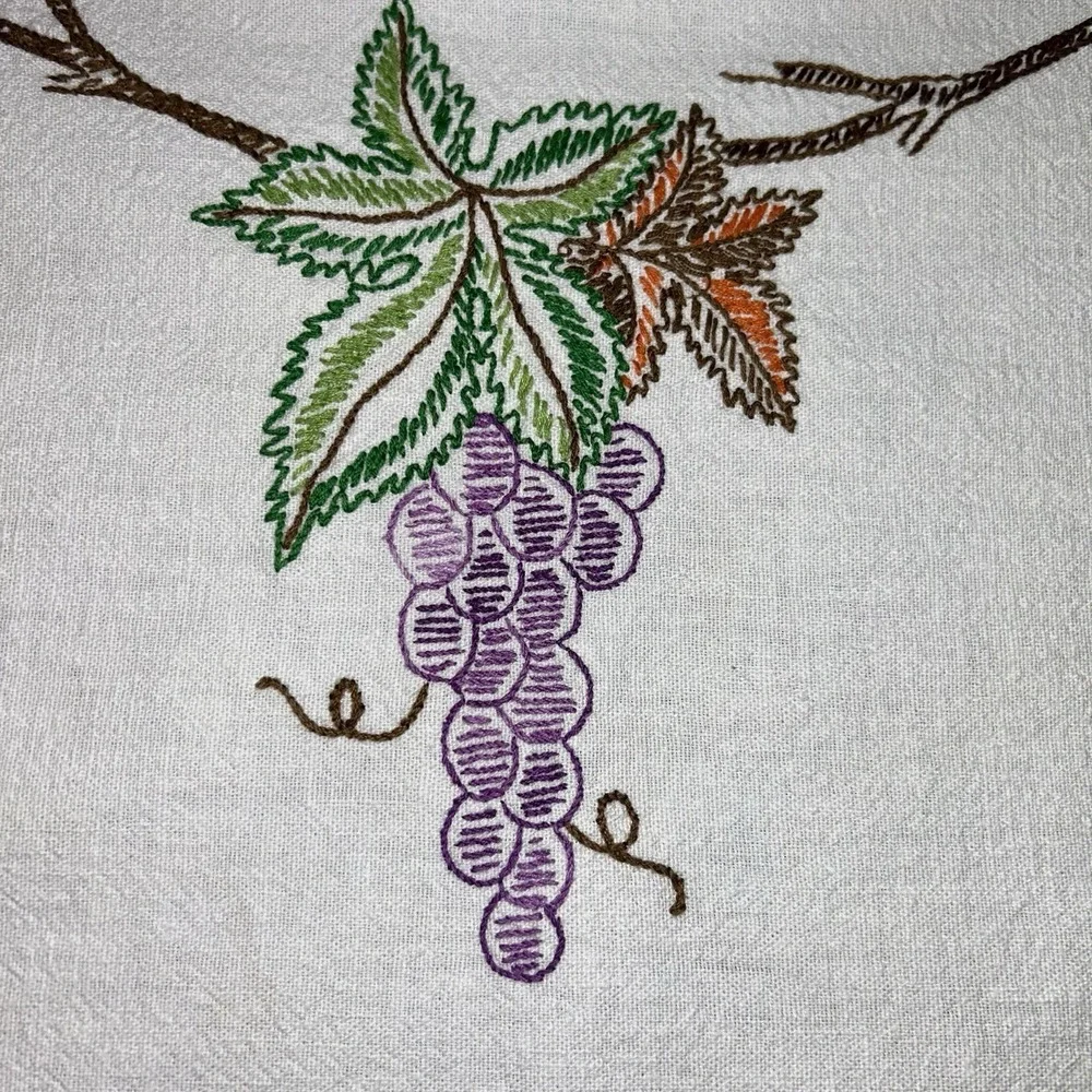 Vintage Cotton Tablecloth Hand Embroidered‎ Grapes Vines 44x50 Cottagecore Wine